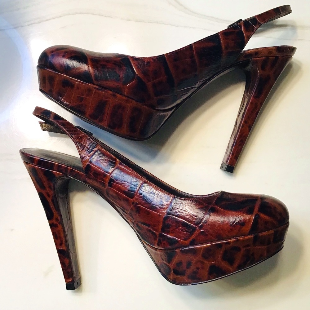 Stuart Weitzman authentic platform heels Preowned crocodile